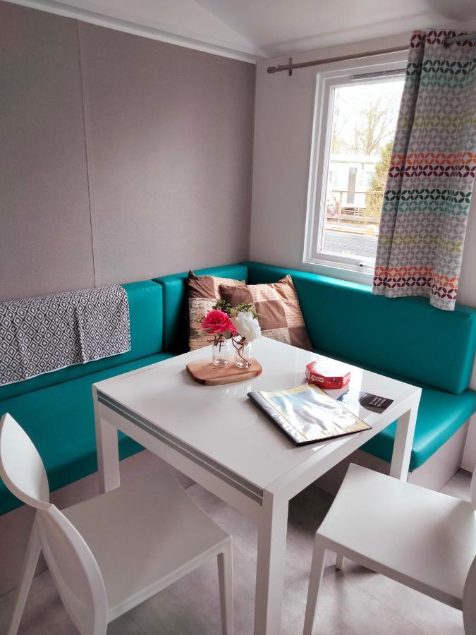 Bj Chalets - Robbengat 85 - Gezellige Chalet Op Vakantiepark Lauwersoog! Vroege Incheck! Met Airco! 외부 사진